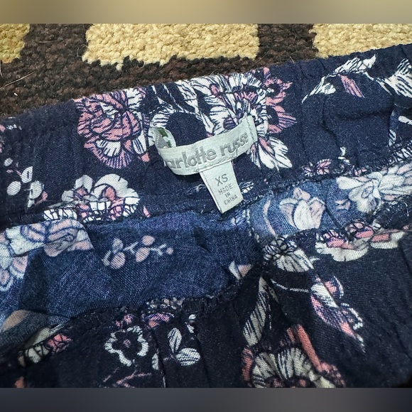 Flowy shorts size XS - Picture 2 of 2